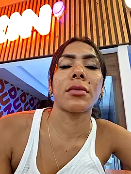 Doll Loren online show from January 6, 6:50 am