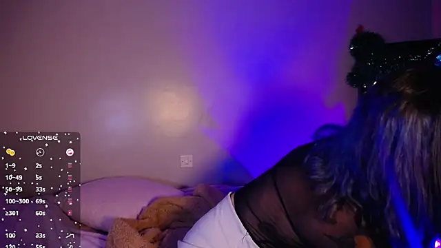 Cinamoonn online show from December 29, 8:26 pm