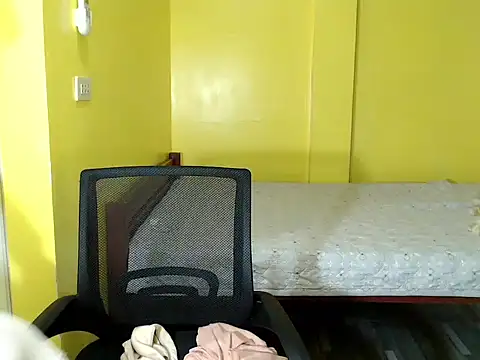 Snapshot of xx_goddessofallgodess_xx chatting on March 3, 8:16 am xx goddessofallgodess xx online show from March 3, 8:16 am