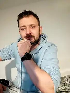 Snapshot of bartek1989209 chatting on March 11, 9:48 pm bartek1989209 online show from March 11, 9:48 pm