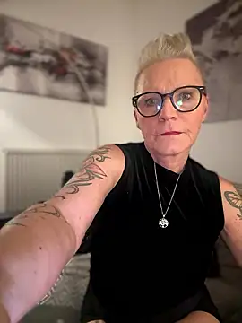 German Milf online show from December 1, 5:46 pm