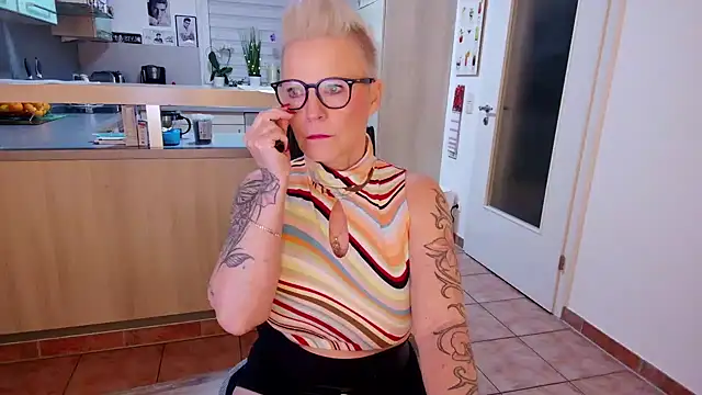 German Milf online show from December 3, 5:55 pm