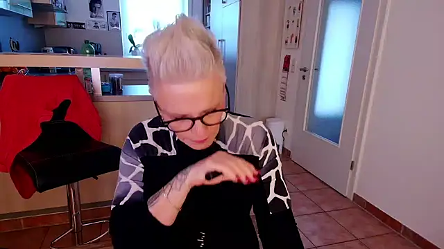German Milf online show from December 4, 2:04 pm