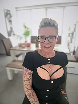 German Milf online show from February 10, 1:55 pm