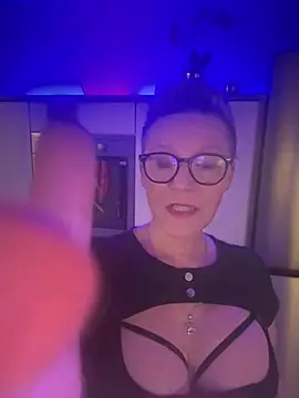 German Milf online show from February 10, 6:13 pm