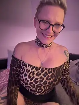 German Milf online show from February 18, 6:15 pm