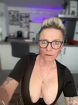 German Milf online show from February 24, 2:04 pm