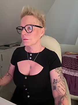 German Milf online show from January 6, 10:19 am