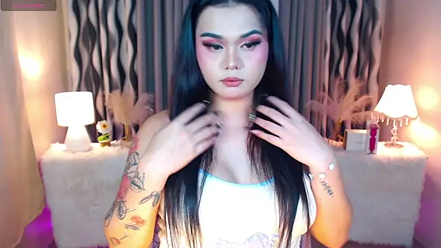 Snapshot of Ella_Fantasiax chatting on November 10, 4:17 pm Ella Fantasiax online show from November 10, 4:17 pm