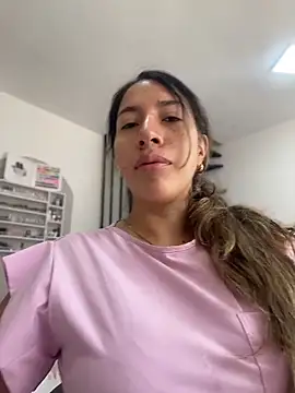 daniela henao online show from April 23, 3:03 pm