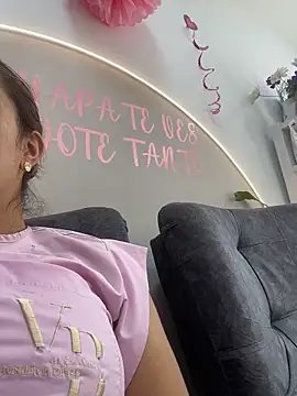 daniela henao online show from May 28, 4:37 pm