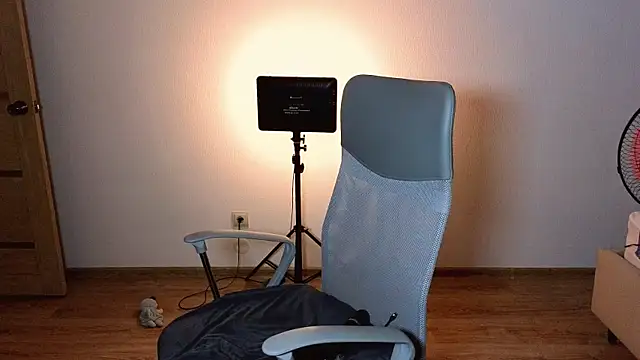 Snapshot of EllsaJean_ chatting on July 26, 9:32 pm EllsaJean online show from July 26, 9:32 pm