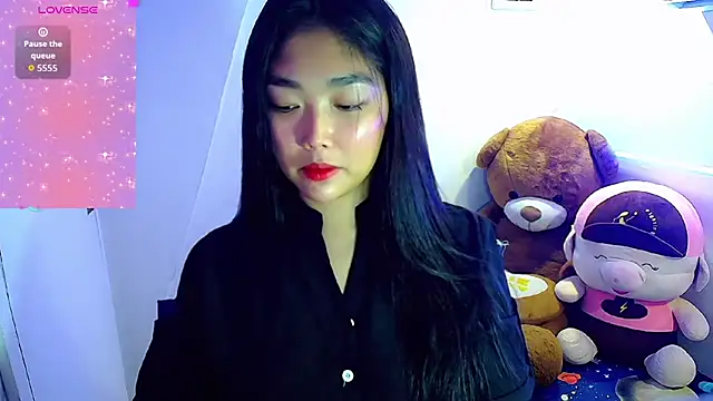 TR4NSCUTI3 online show from September 30, 6:13 pm