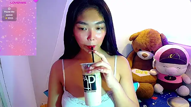 TR4NSCUTI3 online show from October 11, 5:11 pm