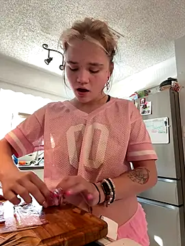 Cutiepiespanks online show from October 10, 9:14 pm