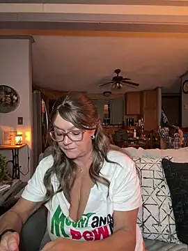 cowgirlc online show from October 1, 2:39 am