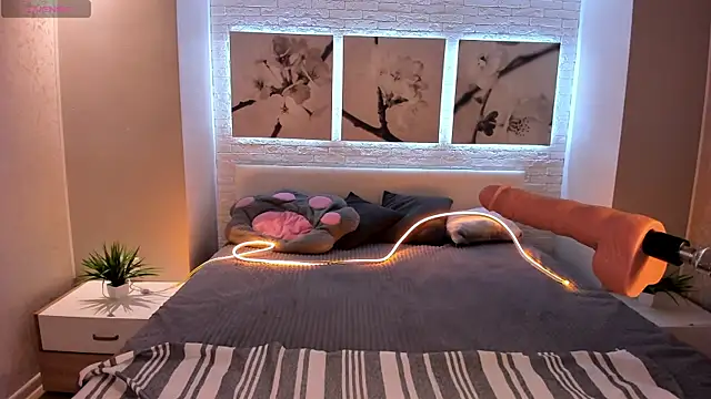 Betty June online show from September 17, 8:43 pm