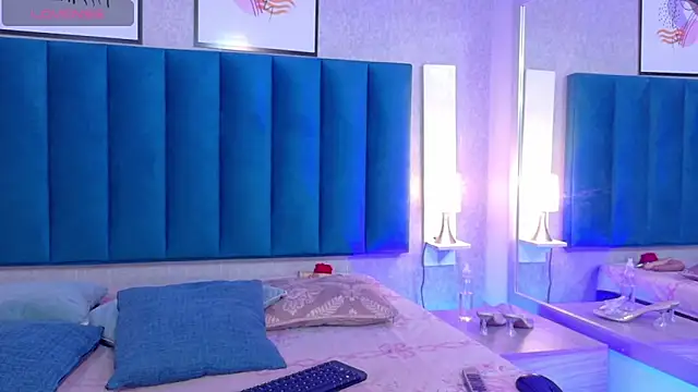 Snapshot of MiaMidnnightt chatting on February 13, 12:12 pm MiaMidnnightt online show from February 13, 12:12 pm