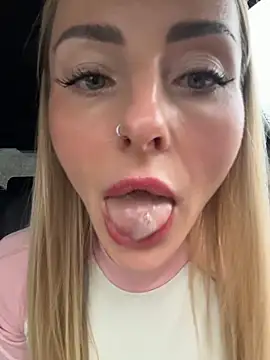 Snapshot of EmaSalis chatting on February 13, 7:59 am EmaSalis online show from February 13, 7:59 am