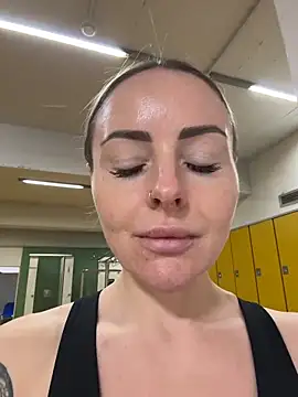 Snapshot of EmaSalis chatting on February 14, 1:19 pm EmaSalis online show from February 14, 1:19 pm