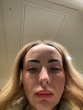 Snapshot of EmaSalis chatting on March 22, 2:09 pm EmaSalis online show from March 22, 2:09 pm