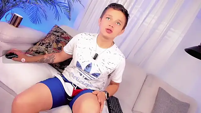 Snapshot of Tim_wolf chatting on February 14, 3:09 pm Tim wolf online show from February 14, 3:09 pm