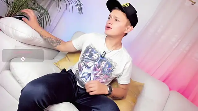 Snapshot of Tim_wolf chatting on March 4, 10:05 pm Tim wolf online show from March 4, 10:05 pm