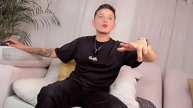 Snapshot of Tim_wolf chatting on March 12, 8:59 pm Tim wolf online show from March 12, 8:59 pm