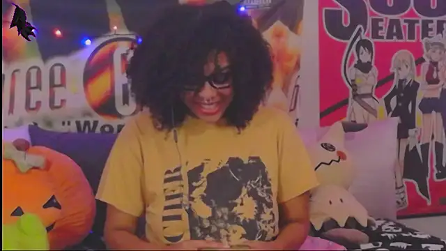 Snapshot of N1NT3NDH03 chatting on December 13, 6:00 am N1NT3NDH03 online show from December 13, 6:00 am