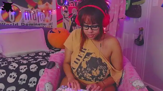 Snapshot of N1NT3NDH03 chatting on December 22, 7:54 am N1NT3NDH03 online show from December 22, 7:54 am