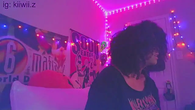 Snapshot of N1NT3NDH03 chatting on December 28, 6:17 am N1NT3NDH03 online show from December 28, 6:17 am