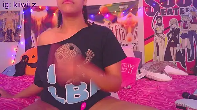 Snapshot of N1NT3NDH03 chatting on February 6, 5:35 am N1NT3NDH03 online show from February 6, 5:35 am