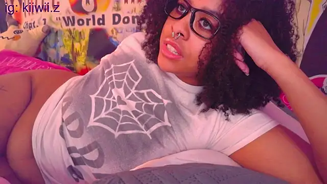 Snapshot of N1NT3NDH03 chatting on February 25, 5:08 am N1NT3NDH03 online show from February 25, 5:08 am