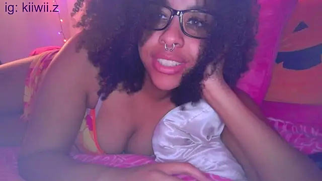 Snapshot of N1NT3NDH03 chatting on March 1, 6:57 am N1NT3NDH03 online show from March 1, 6:57 am