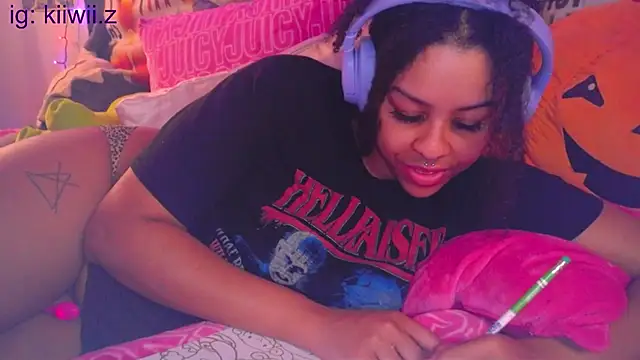 Snapshot of N1NT3NDH03 chatting on March 4, 6:04 am N1NT3NDH03 online show from March 4, 6:04 am