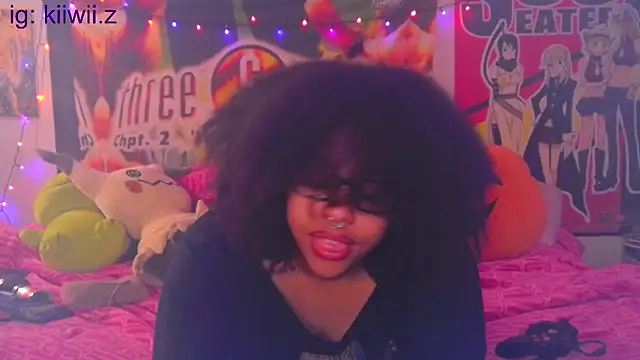 Snapshot of N1NT3NDH03 chatting on March 8, 6:43 am N1NT3NDH03 online show from March 8, 6:43 am