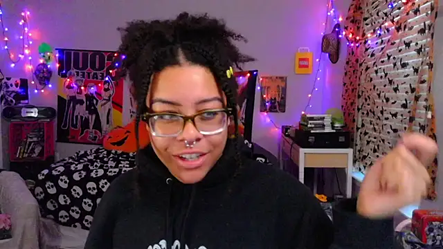 Snapshot of N1NT3NDH03 chatting on September 29, 12:10 pm N1NT3NDH03 online show from September 29, 12:10 pm