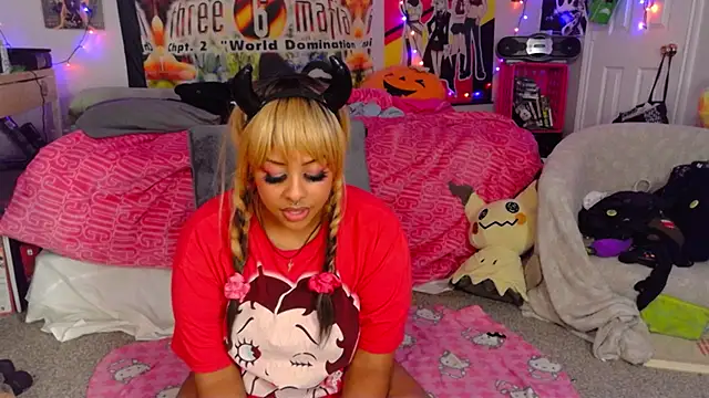 Snapshot of N1NT3NDH03 chatting on October 24, 5:15 am N1NT3NDH03 online show from October 24, 5:15 am