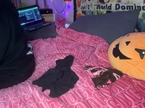 Snapshot of N1NT3NDH03 chatting on October 30, 3:52 am N1NT3NDH03 online show from October 30, 3:52 am