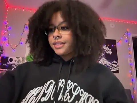 Snapshot of N1NT3NDH03 chatting on December 2, 2:17 am N1NT3NDH03 online show from December 2, 2:17 am