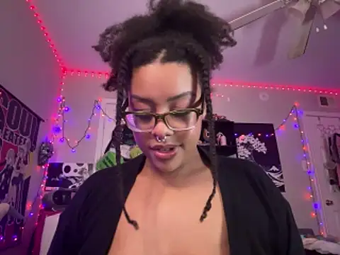 Snapshot of N1NT3NDH03 chatting on December 5, 4:21 am N1NT3NDH03 online show from December 5, 4:21 am