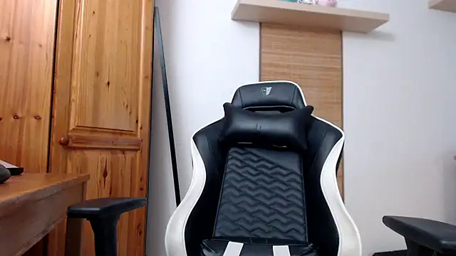 Lisakisss online show from October 18, 5:54 am