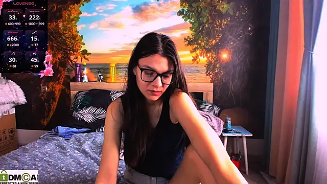 Snapshot of MollyLollipop chatting on January 10, 5:47 am MollyLollipop online show from January 10, 5:47 am