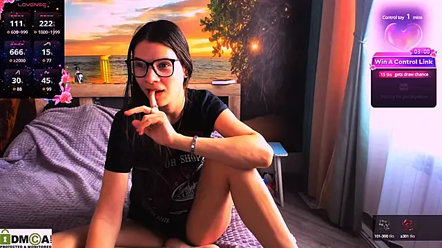 Snapshot of MollyLollipop chatting on January 14, 8:31 am MollyLollipop online show from January 14, 8:31 am