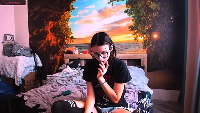 Snapshot of MollyLollipop chatting on February 6, 3:16 am MollyLollipop online show from February 6, 3:16 am