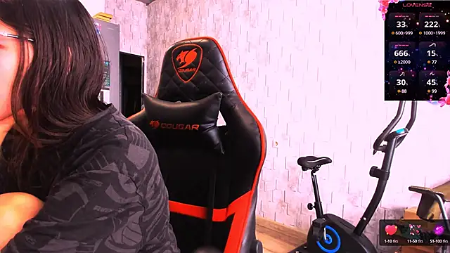 Snapshot of MollyLollipop chatting on February 28, 7:58 am MollyLollipop online show from February 28, 7:58 am