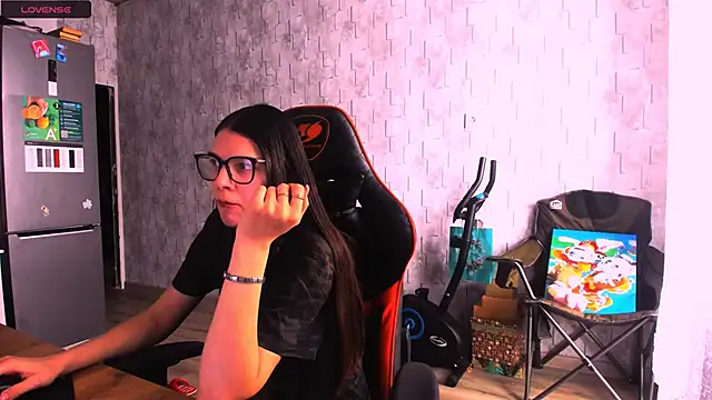 Snapshot of MollyLollipop chatting on March 11, 7:48 am MollyLollipop online show from March 11, 7:48 am