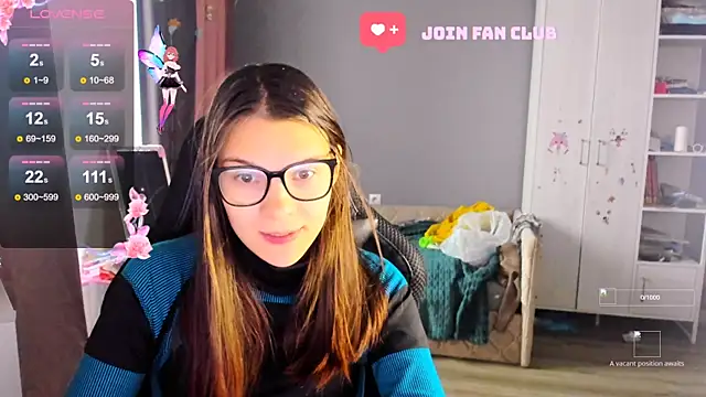 Snapshot of MollyLollipop chatting on October 10, 4:22 am MollyLollipop online show from October 10, 4:22 am