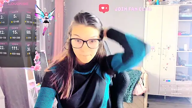 Snapshot of MollyLollipop chatting on October 14, 2:56 am MollyLollipop online show from October 14, 2:56 am