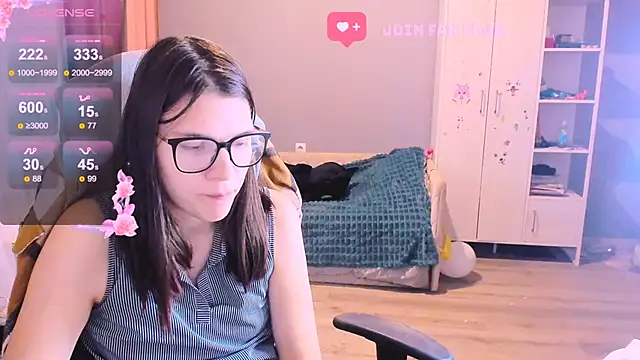 Snapshot of MollyLollipop chatting on November 7, 2:44 am MollyLollipop online show from November 7, 2:44 am